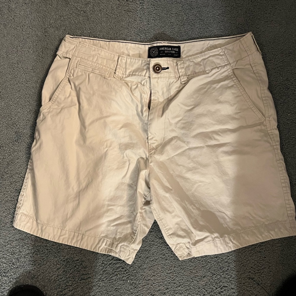 Men’s American Eagle khaki shorts “prep” style size 34